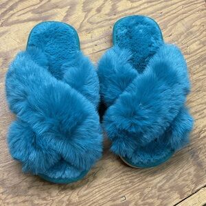 Cozy Blue Faux Fur Women's Slippers